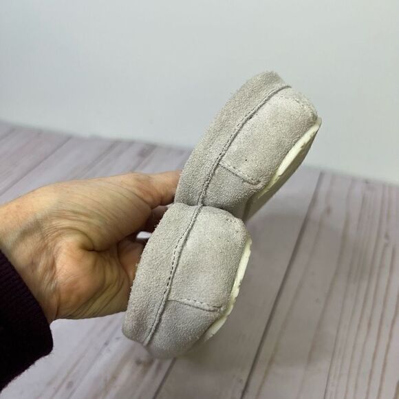 Minnetonka Gray Suede Leather Mocassin Slippers - Picture 6 of 7
